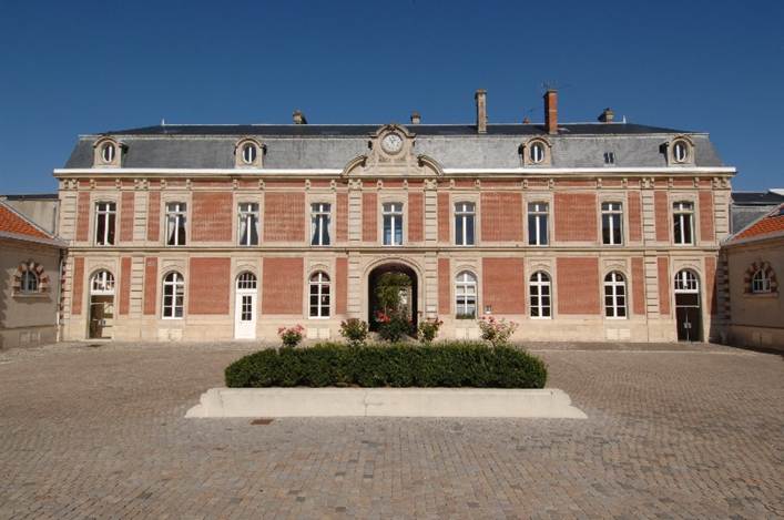 Image result for Champagne Louis Roederer reims
